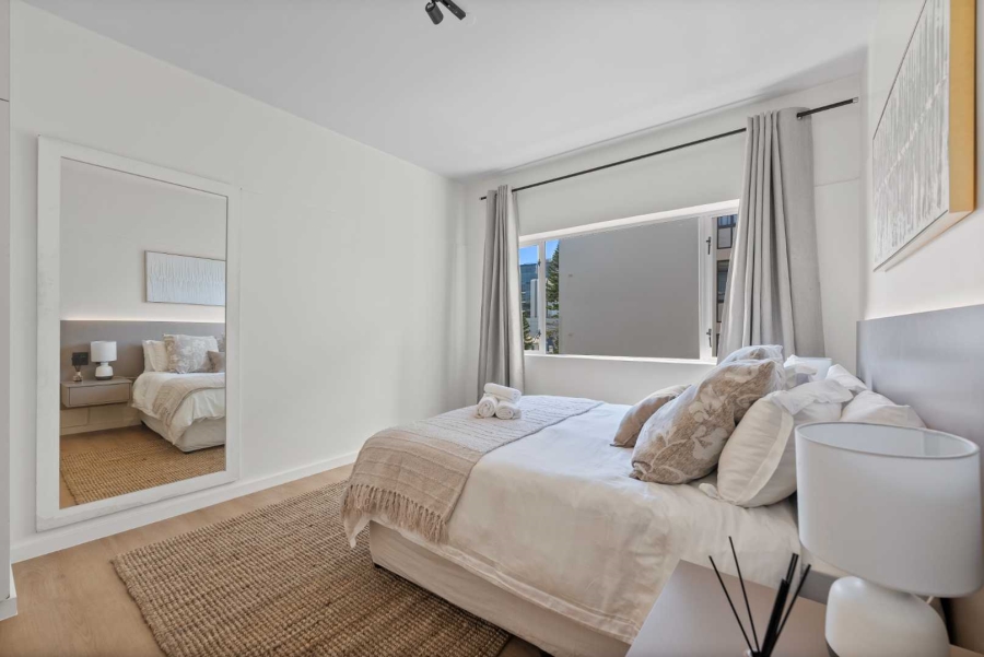 2 Bedroom Property for Sale in Sea Point Western Cape